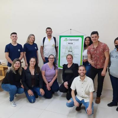 Alunos do curso Técnico em Administração do CEEP, conhecem processo de industrialização da farinha TRIGOSEL